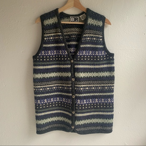 90’s Nordstrom | 100% Shetland Wool Patterned, Buttoned Vest - Picture 2 of 8